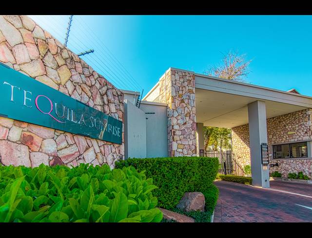 1.5 BEDROOM APARTMENT TO LET IN LONEHILL